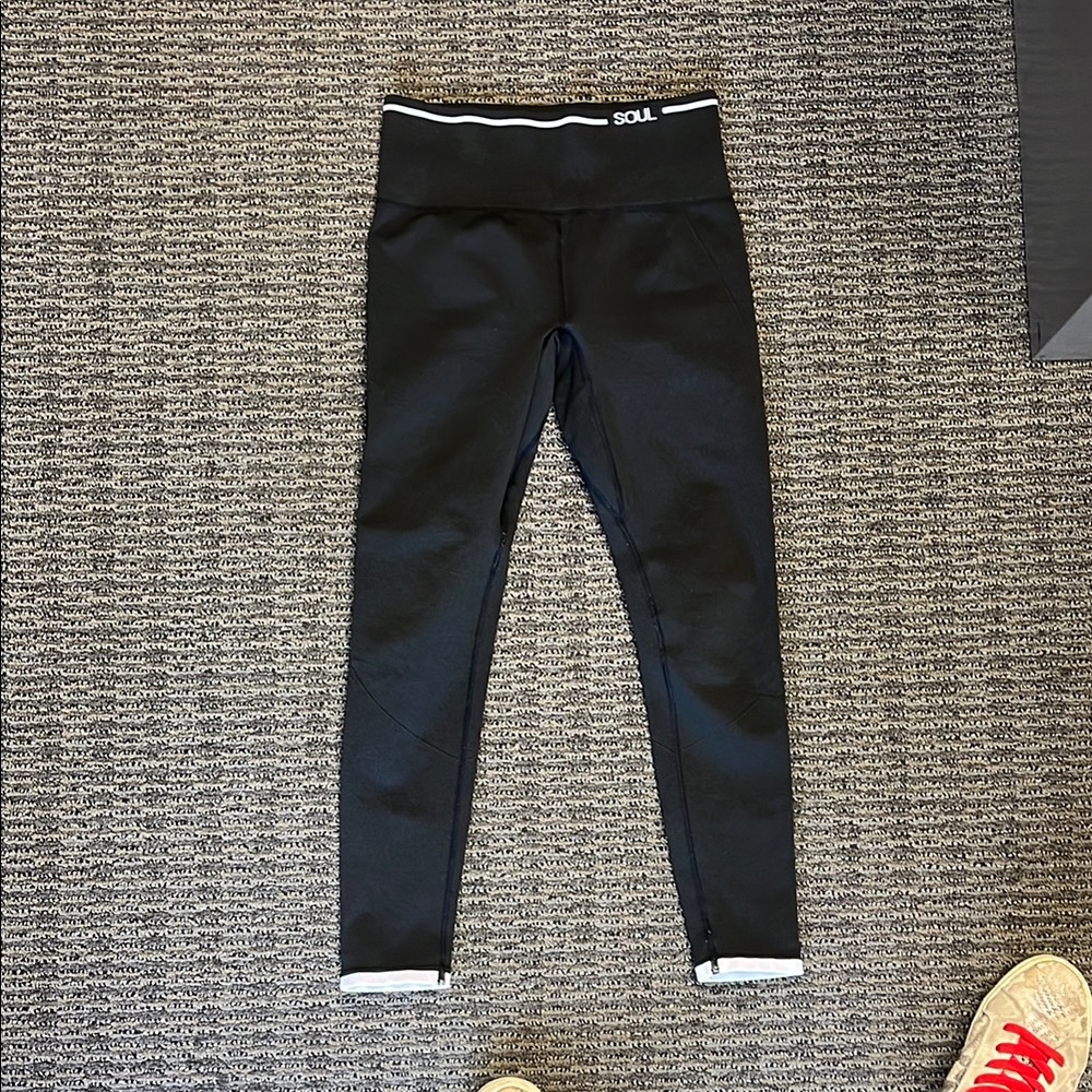 DO NOT PURCHASE Black Yoga Leggings